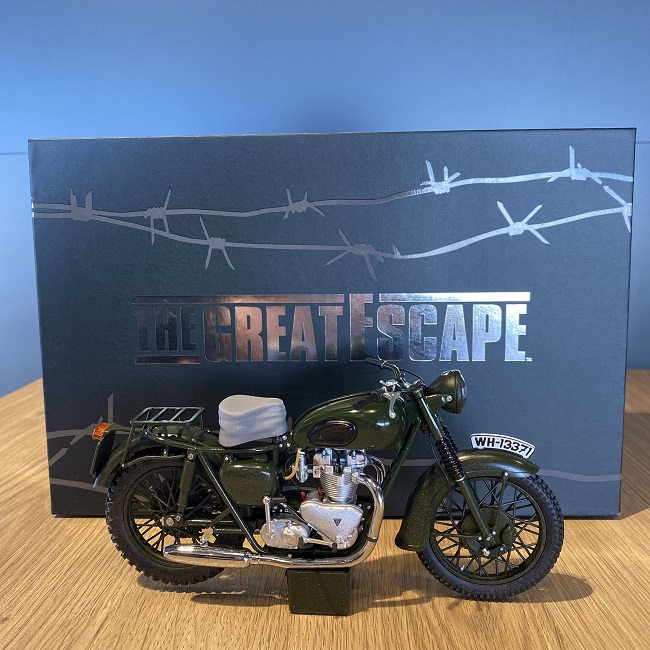 THE GREAT ESCAPE - TRIUMPH TR6 TROPHY (WEATHERED VERSION)